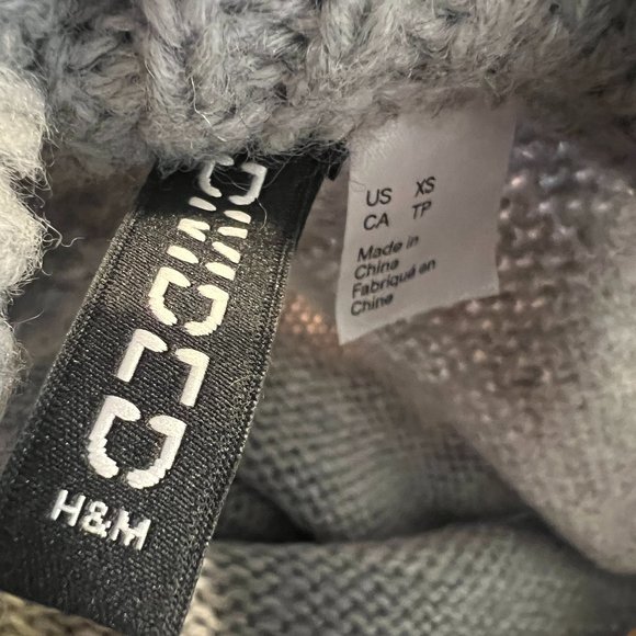 Divided Grey Cropped Sweater with Balloon Sleeves - Picture 4 of 5